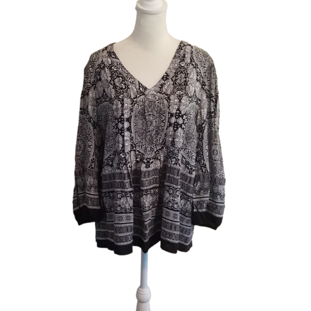 Anthropologie Black and White Paisley V-Neck Peasant Top